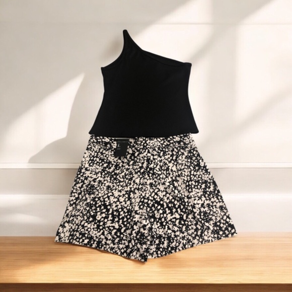 WHBM MJ Shorts - Picture 5 of 9